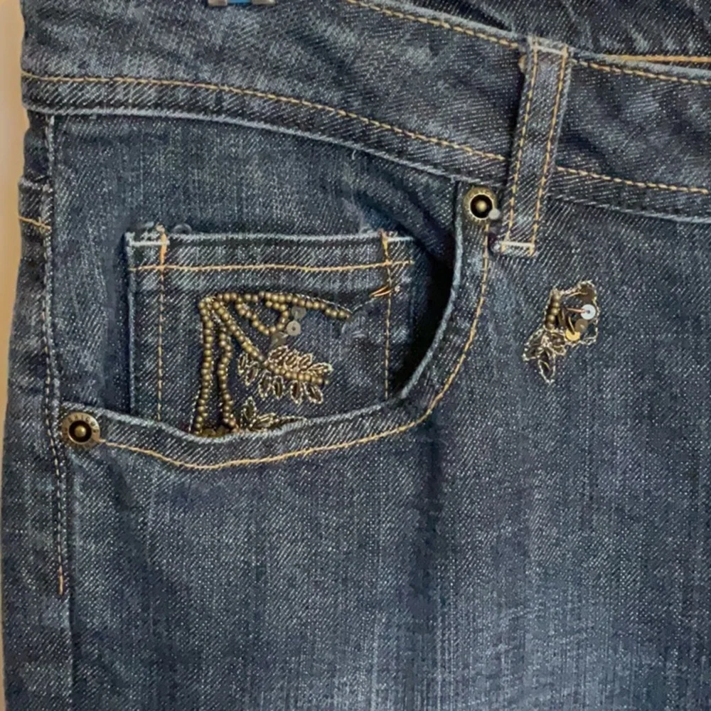 Chico’s Platinum Denim Jeans - Size 1.5, or 10 - Picture 4 of 10